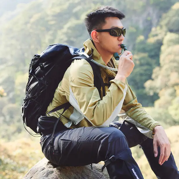 5 - Питна система (гідратор) Naturehike CNK2450CF011, 1.5л. прозора