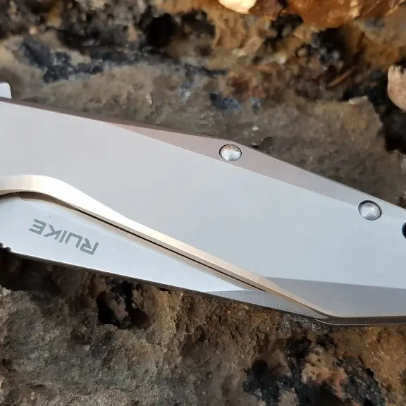 22 - Складний ніж Ruike P135-SF