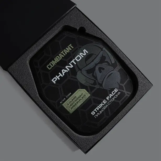 12 - Поліетиленова бронеплита Combatant 3-го класу Ultra-lightweight. Вага 1,25 кг. Розмір 26 на 33 см. Чорна