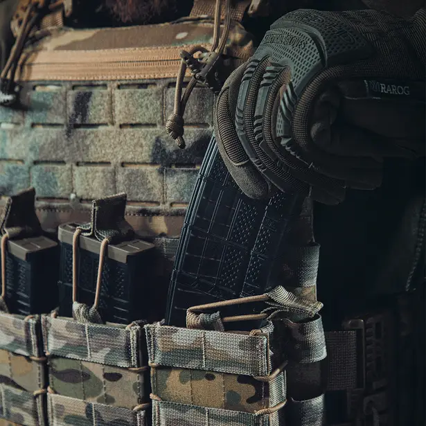 7 - Плитоноска TUR PRO Скелетон, 3 підсумки для AK/AR з системою швидкого скидання. Molle. Колір Мультикам.