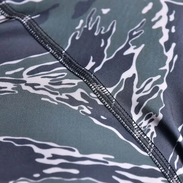 3 - Чоловічий рашгард SPECPROM Black Tiger Stripes Camo