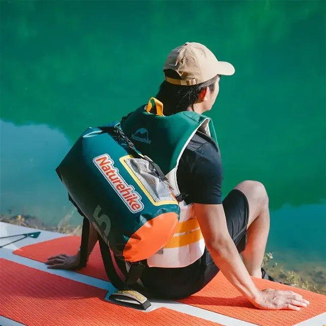 6 - Водонепроникний чохол Naturehike CNK2300BS017, 25л темно-зелений