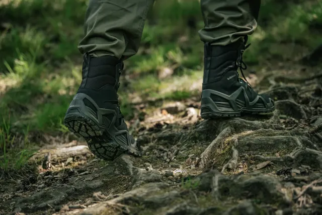 12 - Тактичні берці Lowa Zephyr HI MK2 Gore-Tex® MID TF. Чорний
